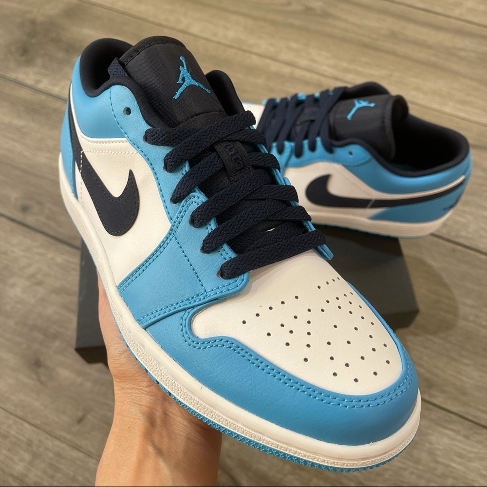 Air Jordan 1 Low UNC Men’s - Picture 2 of 9